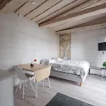 Дом отдыха Private Quality Suite, Sauna & Views