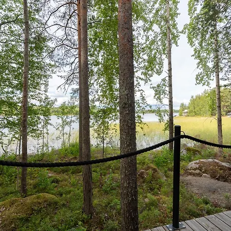 Private Quality Suite, Sauna & Lake Views *