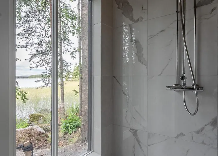 度假居 Private Quality Suite, Sauna & Lake Views *