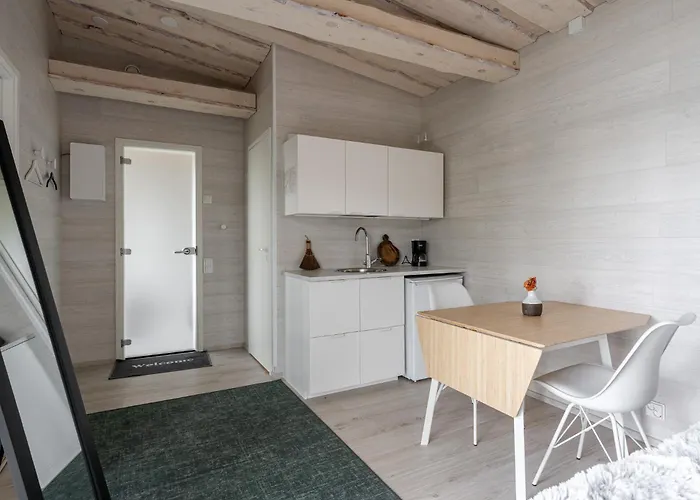 Private Quality Suite, Sauna & Lake Views